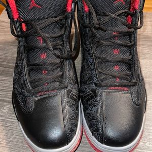 Air Jordan dub zero black. Lightly used